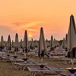 Beachfront Two-room Apartment-beahost Daire *