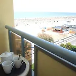 Beachfront Two-room Apartment-beahost *