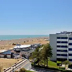 Daire Beachfront Two-room Apartment-beahost *
