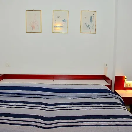 Apartment Beachfront Two-room For 5 Guests *
