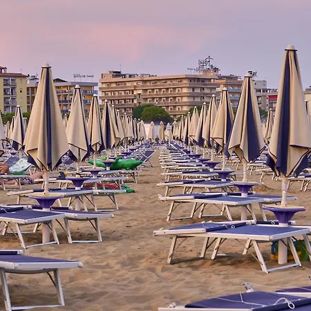 Διαμέρισμα Beachfront Two-room Flat With Side Sea View