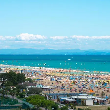 Beachfront Two-room Flat With Side Sea View Διαμέρισμα *