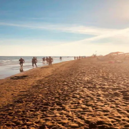 Beachfront Two-room Apartment-beahost * Bibione