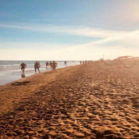 Beachfront Two-room Apartment-beahost *