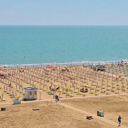 Beachfront Two-room Apartment-beahost *