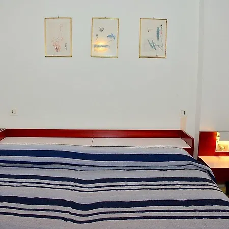 Beachfront Two-room Flat With Side Sea View * بيبيوني