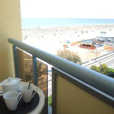 شقة Beachfront Two-room Flat With Side Sea View *