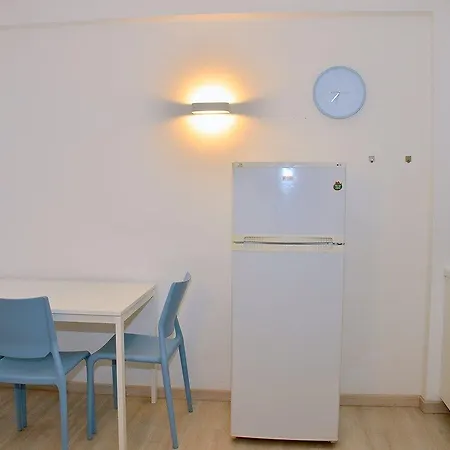 Διαμέρισμα Beachfront Two-room Flat With Side Sea View